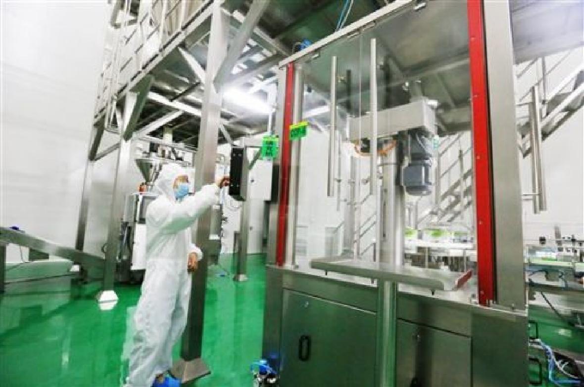 比配方注册更严的监督 球速体育开启工厂全透明直播